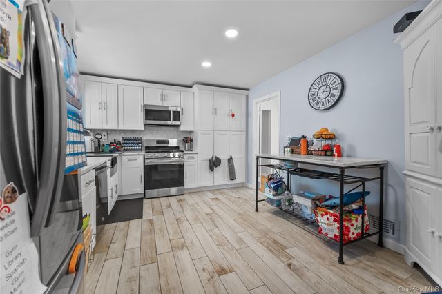 3 Greentree Drive, Scarsdale, NY 10583