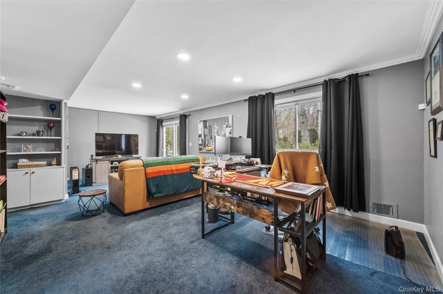 3 Greentree Drive, Scarsdale, NY 10583