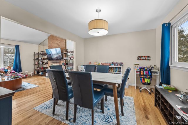 3 Greentree Drive, Scarsdale, NY 10583