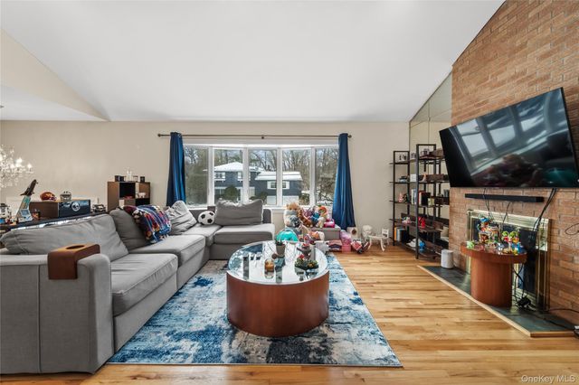 3 Greentree Drive, Scarsdale, NY 10583