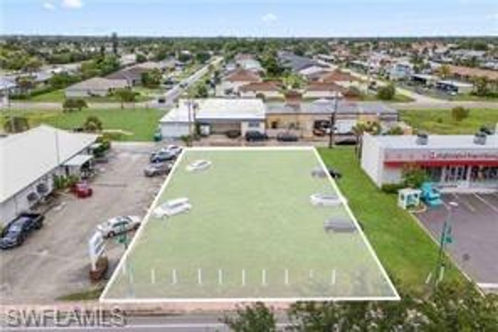 429 Cape Coral PKWY E, CAPE CORAL, FL 33904 — exterior