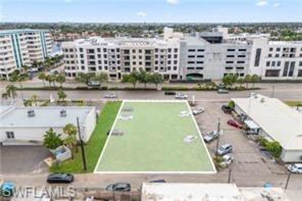 429 Cape Coral PKWY E, CAPE CORAL, FL 33904 — photo 2