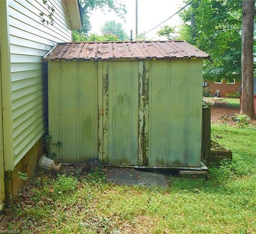 907 Onslow Drive, Greensboro, NC 27408