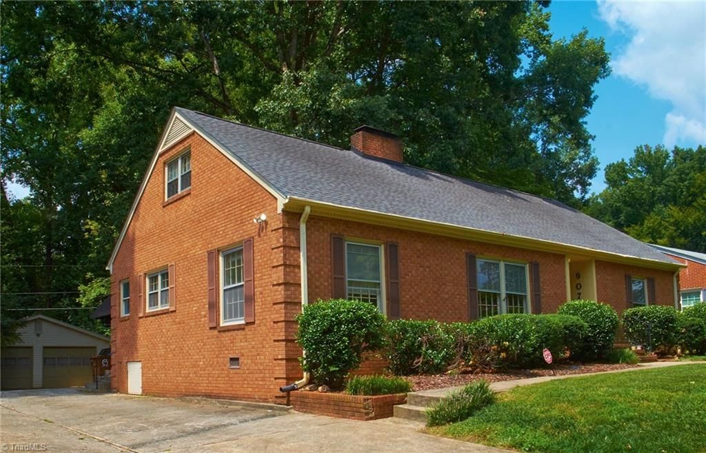 907 Onslow Drive, Greensboro, NC 27408