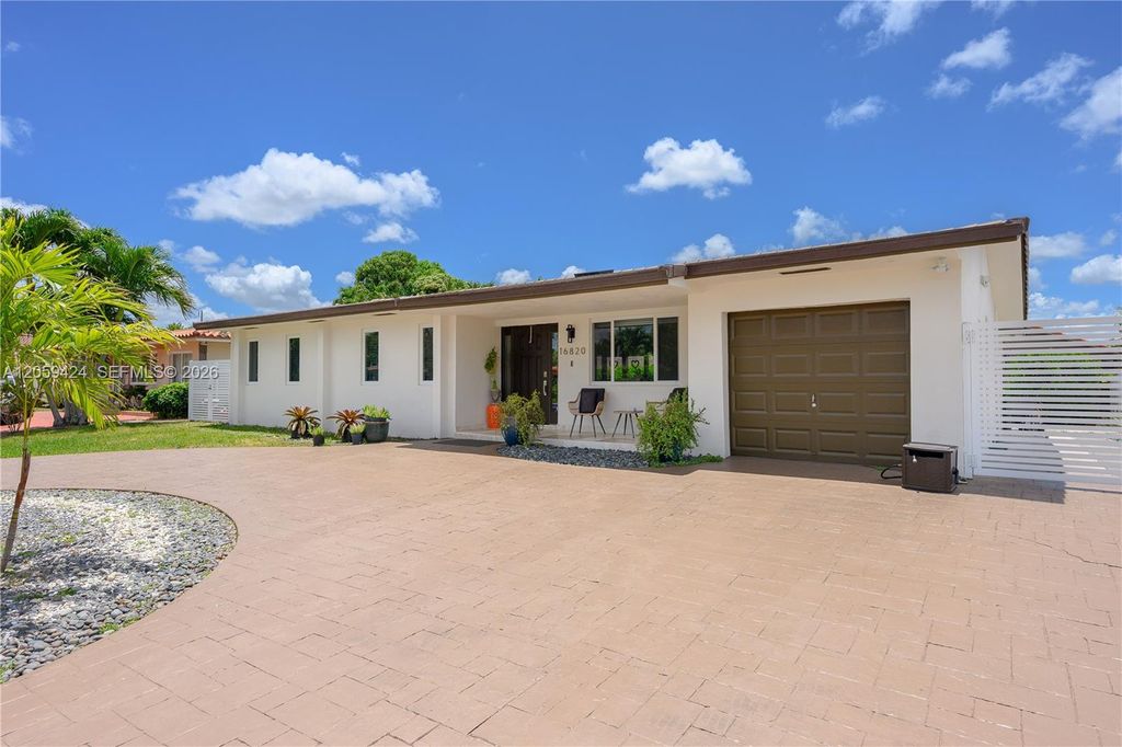 16820 NW 74th Avenue, Hialeah, FL 33015