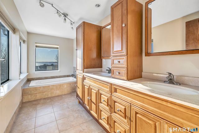 675 Townsend Avenue 104, New Haven, CT 06512