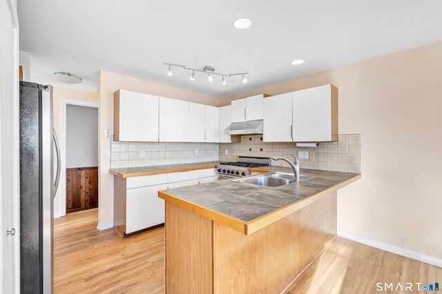 675 Townsend Avenue 104, New Haven, CT 06512