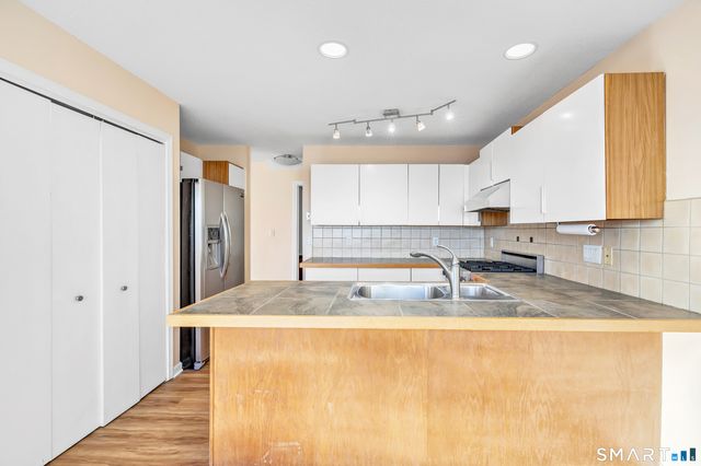 675 Townsend Avenue 104, New Haven, CT 06512