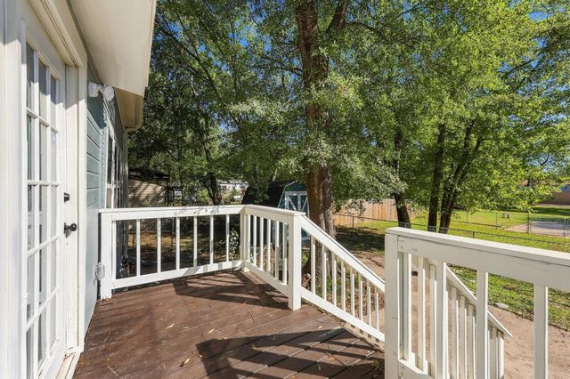 512 E Main Street, Whitesboro, TX 76273