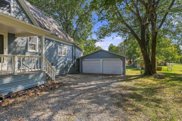 512 E Main Street, Whitesboro, TX 76273