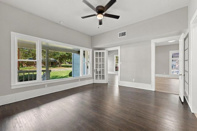 512 E Main Street, Whitesboro, TX 76273