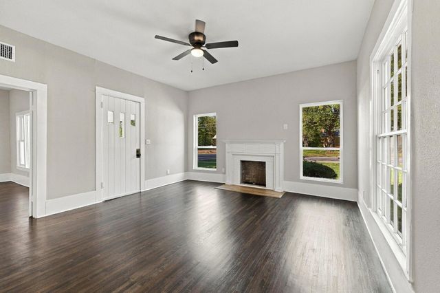 512 E Main Street, Whitesboro, TX 76273