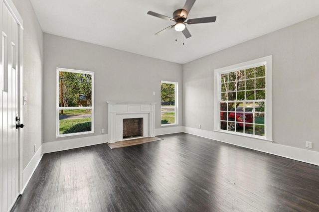 512 E Main Street, Whitesboro, TX 76273