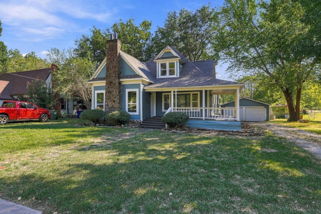 512 E Main Street, Whitesboro, TX 76273