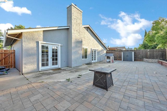 200 Spindrift Ct, Oakley, CA 94561