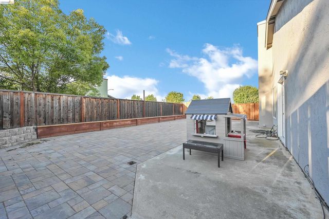 200 Spindrift Ct, Oakley, CA 94561