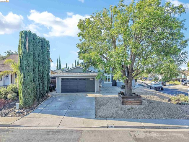 200 Spindrift Ct, Oakley, CA 94561