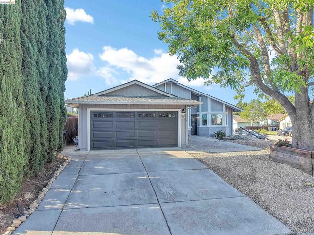 200 Spindrift Ct, Oakley, CA 94561