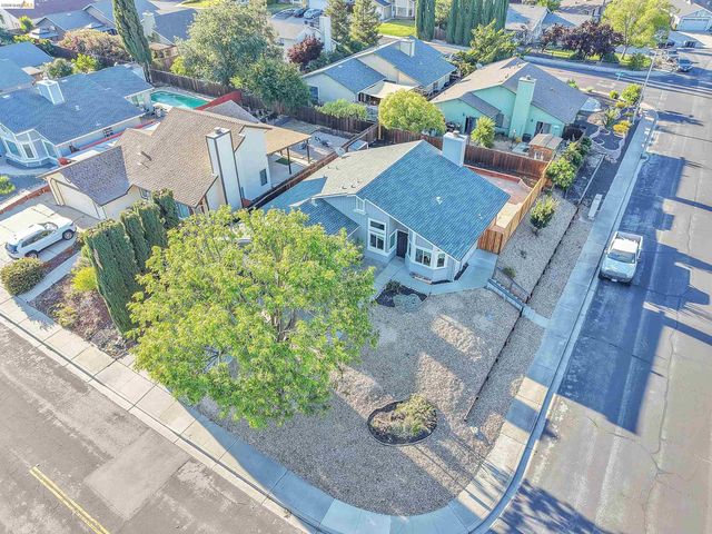200 Spindrift Ct, Oakley, CA 94561