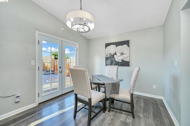 200 Spindrift Ct, Oakley, CA 94561