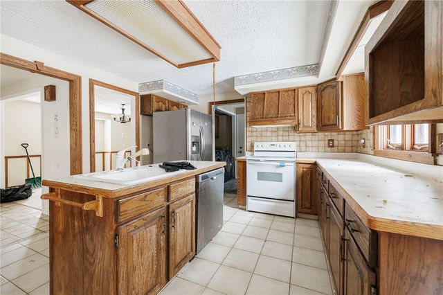 395 Taylor Rd, Mendon, NY 14472