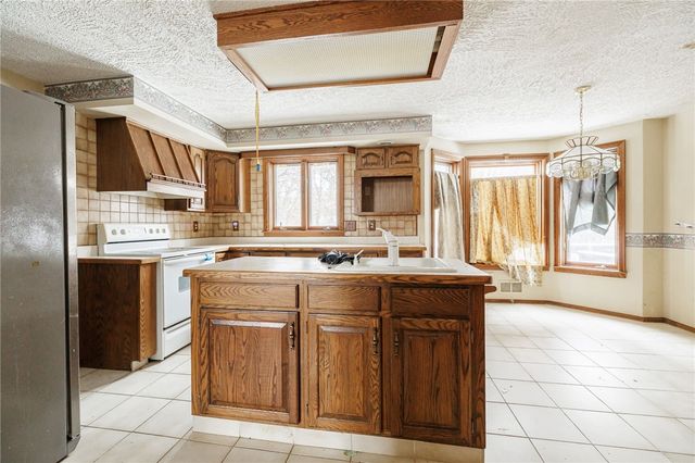 395 Taylor Rd, Mendon, NY 14472