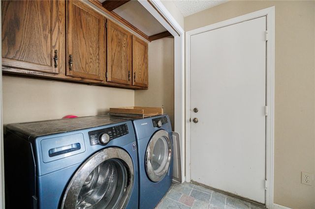 395 Taylor Rd, Mendon, NY 14472