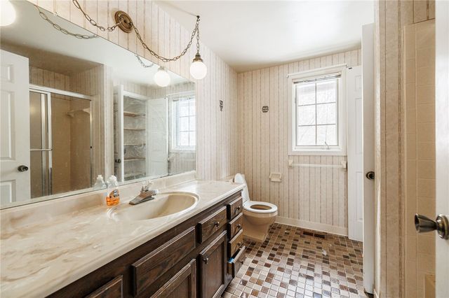 395 Taylor Rd, Mendon, NY 14472