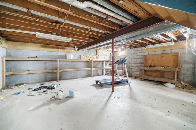 395 Taylor Rd, Mendon, NY 14472