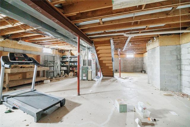 395 Taylor Rd, Mendon, NY 14472