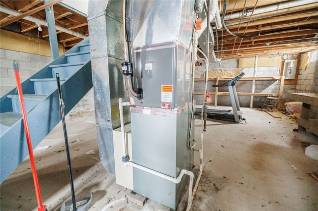 395 Taylor Rd, Mendon, NY 14472