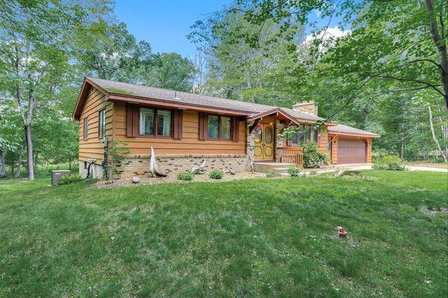 21430 W Birchwood Circle NE, Cedar, MN 55011