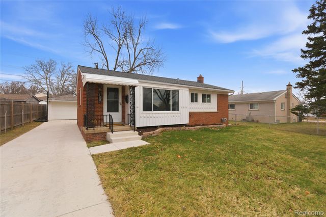 1087 N Stephen Avenue, Clawson, MI 48017