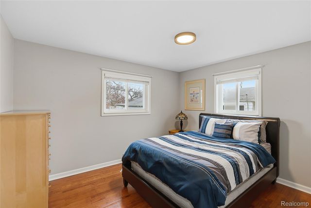 1087 N Stephen Avenue, Clawson, MI 48017