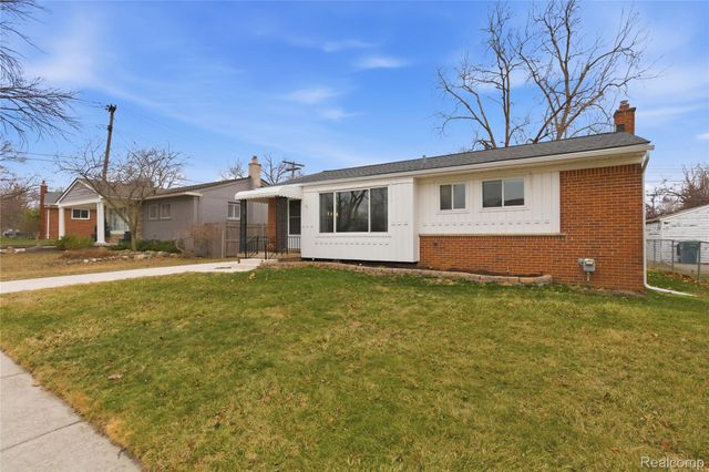 1087 N Stephen Avenue, Clawson, MI 48017