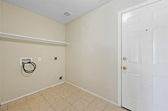 6632 Canyon Oak Drive, Fort Worth, TX 76112