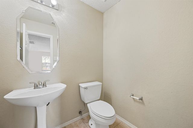 6632 Canyon Oak Drive, Fort Worth, TX 76112