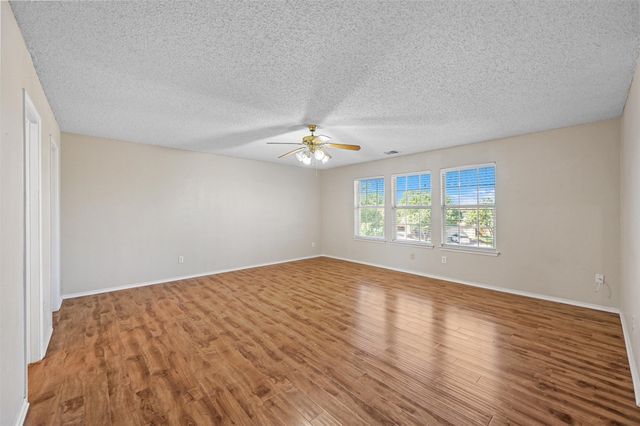 6632 Canyon Oak Drive, Fort Worth, TX 76112