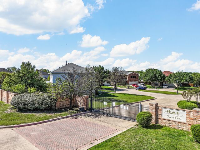 6632 Canyon Oak Drive, Fort Worth, TX 76112