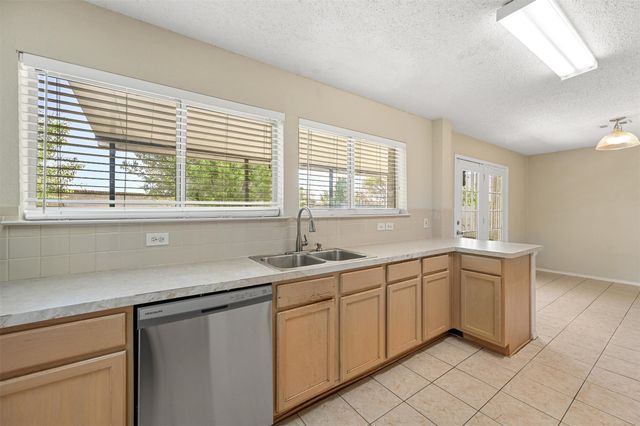 6632 Canyon Oak Drive, Fort Worth, TX 76112