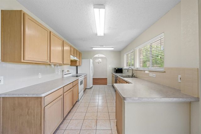 6632 Canyon Oak Drive, Fort Worth, TX 76112