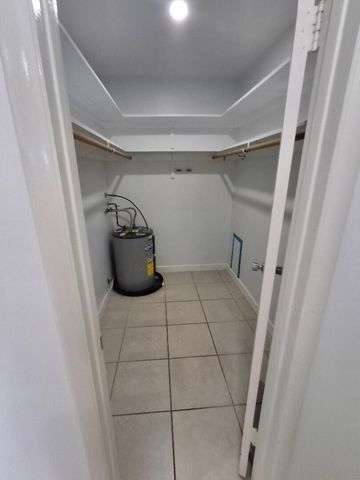 1250 E SAMPLE Road 303, Pompano Beach, FL 33064