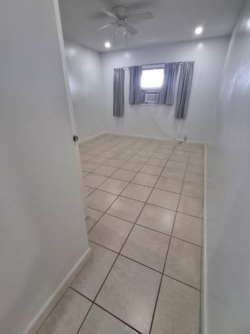 1250 E SAMPLE Road 303, Pompano Beach, FL 33064