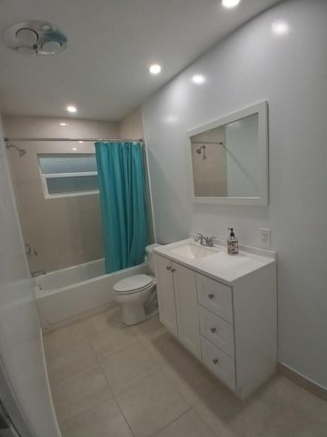 1250 E SAMPLE Road 303, Pompano Beach, FL 33064