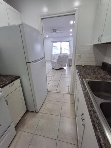 1250 E SAMPLE Road 303, Pompano Beach, FL 33064
