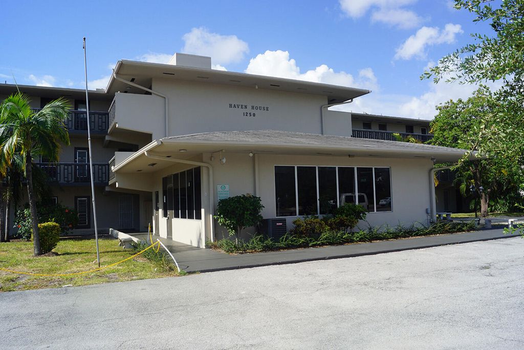 1250 E SAMPLE Road 303, Pompano Beach, FL 33064