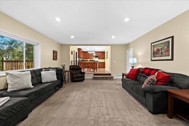 10932 Green Oaks Drive, South Lyon, MI 48178