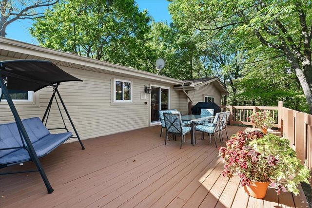 10932 Green Oaks Drive, South Lyon, MI 48178