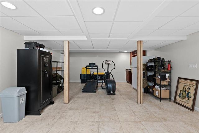 10932 Green Oaks Drive, South Lyon, MI 48178