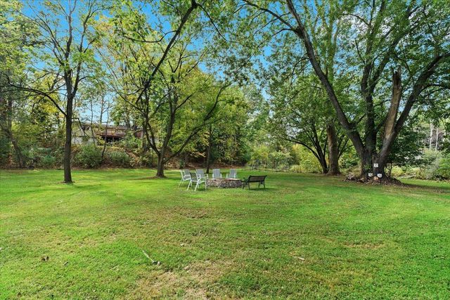 10932 Green Oaks Drive, South Lyon, MI 48178
